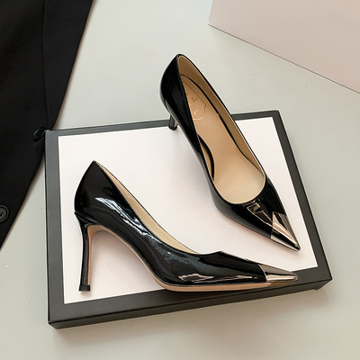 Moderne ženske cipele na špic sa visokom petom od 8 cm
