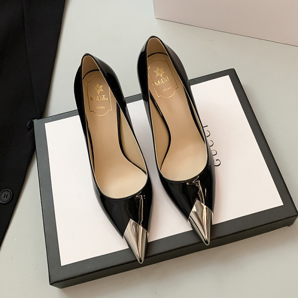 Moderne ženske cipele na špic sa visokom petom od 8 cm