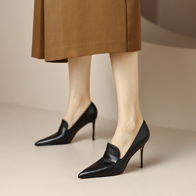 Női hegyes orrú ökobőr magas cipő