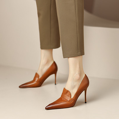 Női hegyes orrú ökobőr magas cipő