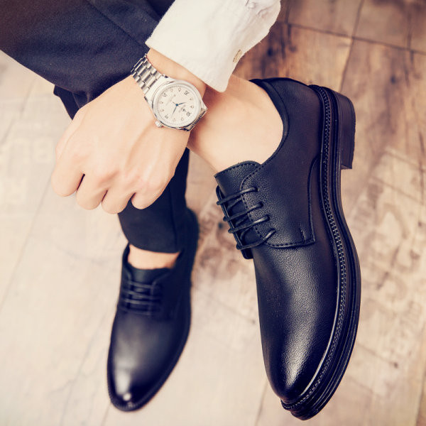 Fekete színű férfi bőrcipő