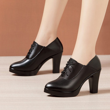 Дамски черни обувки с връзки 
