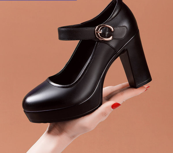 Sieviešu augstie apavi no eko ādas un sprādzes aizdari