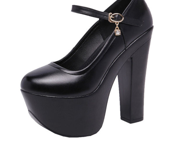 Női modern cipő eko bőrből és magas szögletes sarokkal 15cm