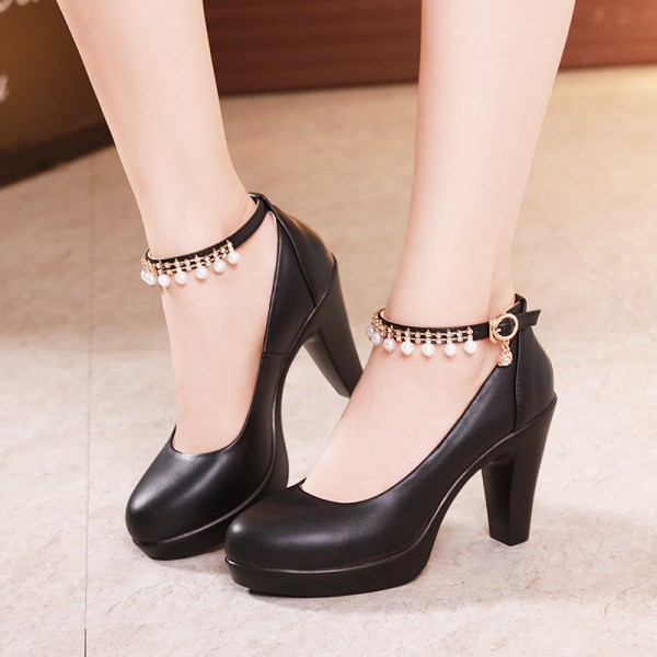 Γυναικεία δερμάτινα παπούτσια με πέρλες σε δύο χρώματα