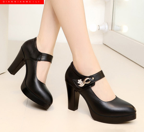 Női bőrcipő 10 cm magas sarokkal