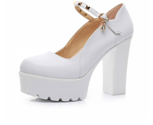 Bőr cipő magas sarkú 11 cm-es fém szegecsekkel nőknek