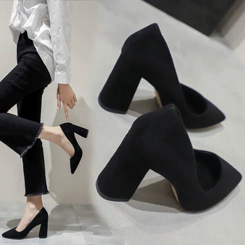 Дамски заострени велурени обувки с висок квадратен ток 5см 