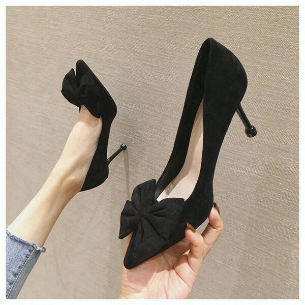 Γυναικεία μυτερά παπούτσια δύο μοντέλων με ψηλό λεπτό τακούνι 8εκ