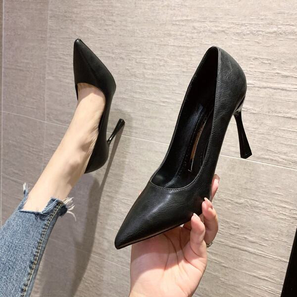 Modernas ādas kurpes ar augstu plānu papēdi 9cm