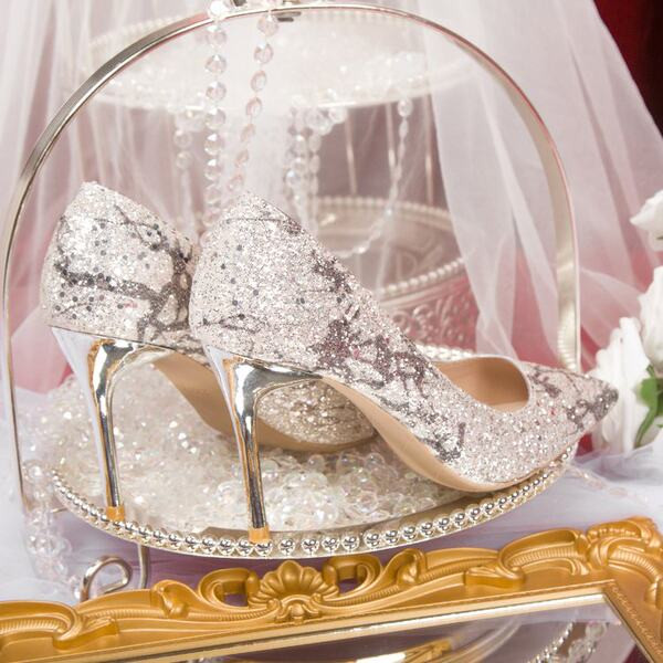 Sieviešu modernas smailas kurpes ar augstu plānu papēdi 8cm