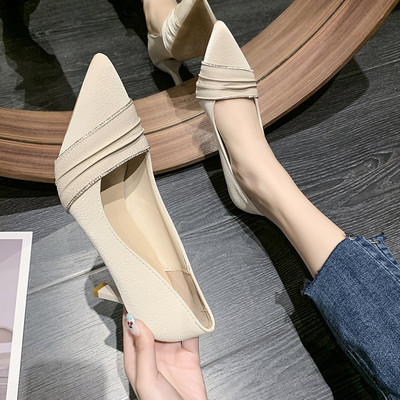 Női cipő öko bőrből, magassarkúval és kövekkel