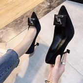 Női formális cipő csattal