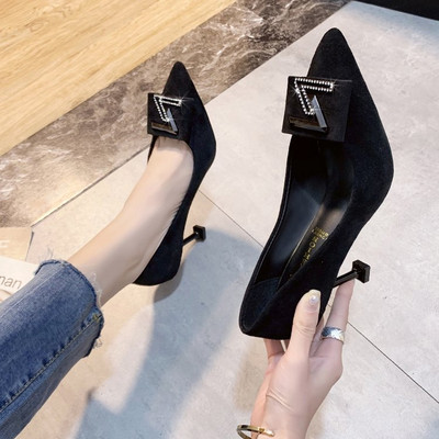 Női formális cipő csattal