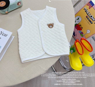 Mazuļa veste ar pogām