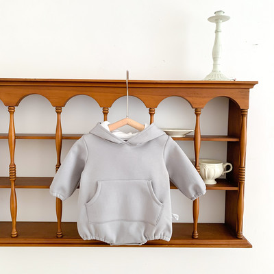 Dječji kombinezon s kapuljačom i 3D elementom