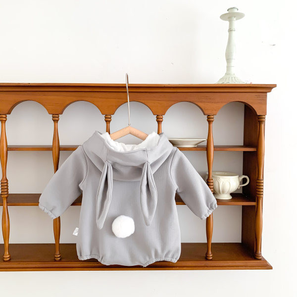 Dječji kombinezon s kapuljačom i 3D elementom