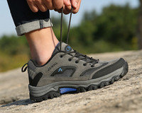 Vīriešu pārgājienu zābaki ar raupju zoli