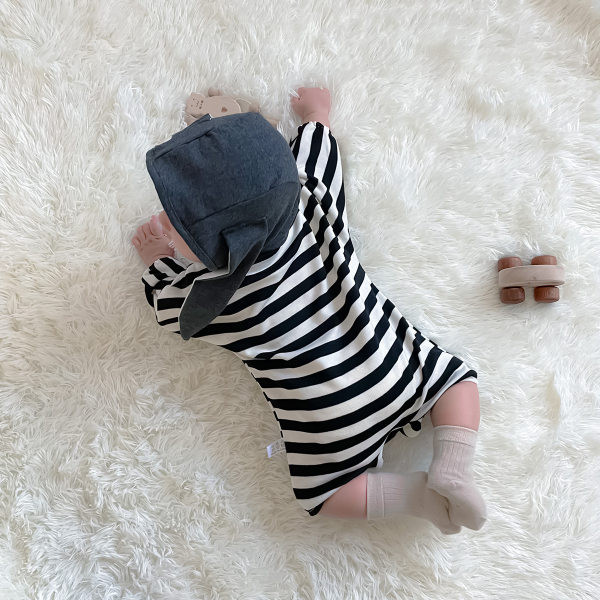 Bērnu kombinezons ar garām piedurknēm svītrains