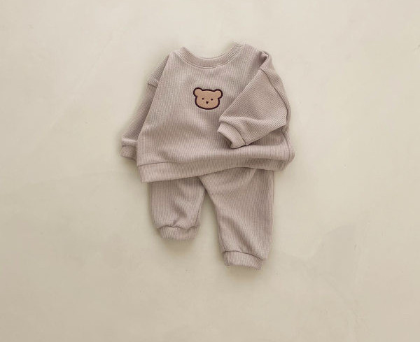 Kétrészes babakészlet hímzéssel