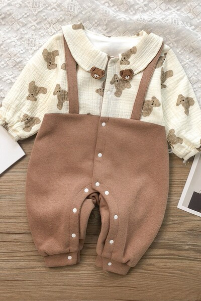 Mazuļa romāns ar lāča apdruku un pogām