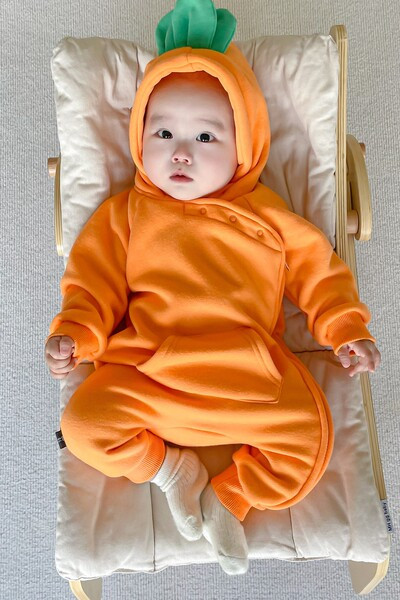 Zīdaiņu flīsa romeris ar kapuci, rāvējslēdzēju un pogām