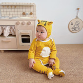 Mazuļa trīsdaļīgs komplekts ar cepuri un apdruku