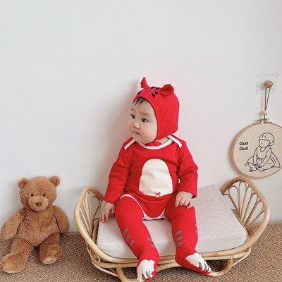 Mazuļa trīsdaļīgs komplekts ar cepuri un apdruku