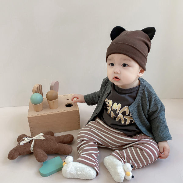 Téli baba kardigán gombokkal