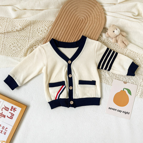 Mazuļa veste ar pogām un kabatu