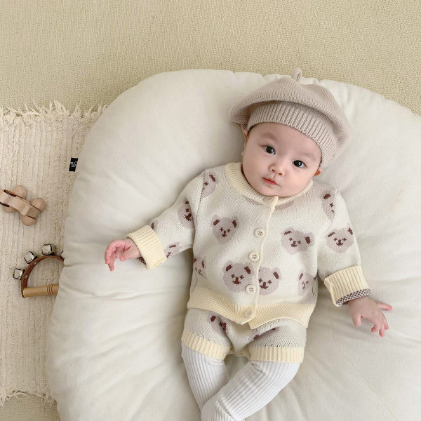 Βρεφικό σετ σε τρία μέρη με κουμπιά και στάμπα αρκούδας