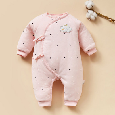 Mazuļa romāns ar saitēm un dažādu apdruku