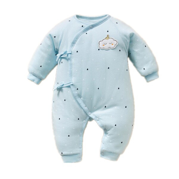 Mazuļa romāns ar saitēm un dažādu apdruku