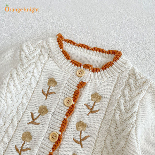 Βρεφική ζακέτα με κέντημα