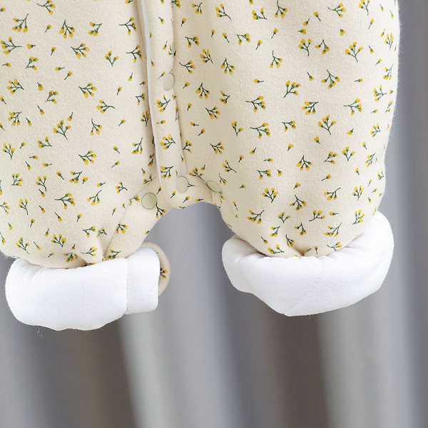 Βρεφική  καπιτονέ ολόσωμη φόρμα  με στάμπα και κουμπιά