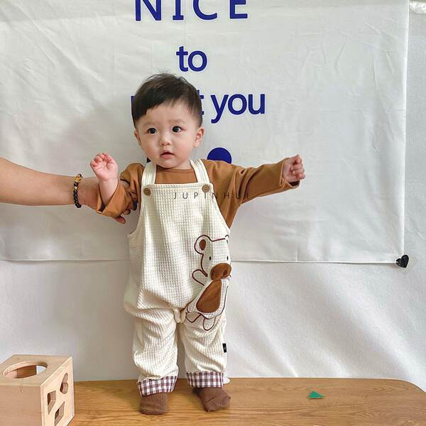 Mazuļa kombinezons ar blūzes un lāča apdruku