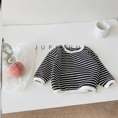 Бебешки гащеризон и блуза с апликация за момчета