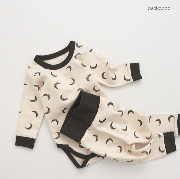 Bērnu komplekts no divām daļām - bodijs un bikses