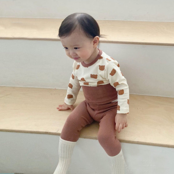 Dječji dvodijelni set hlača i bluze s printom medvjeda