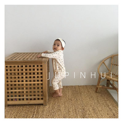 Mazuļu ziemas kombinezons ar dažādu apdruku un pogām