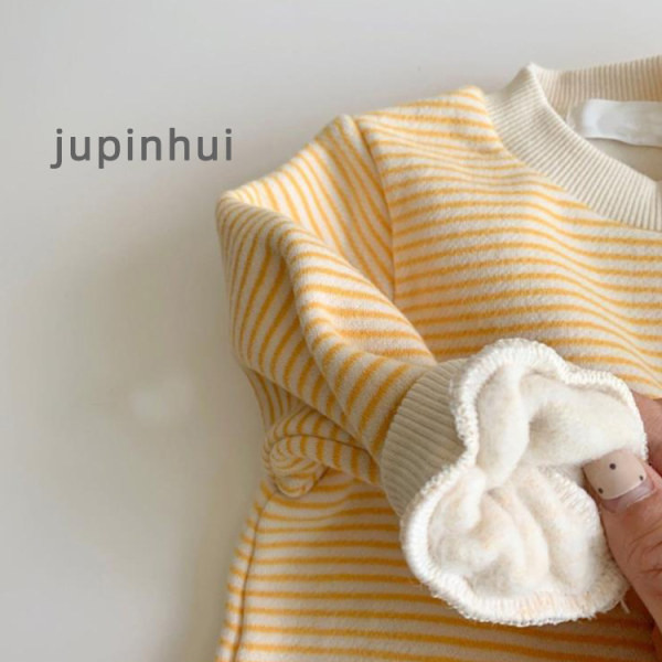 Csíkos, hosszú ujjú gyermek kombiné