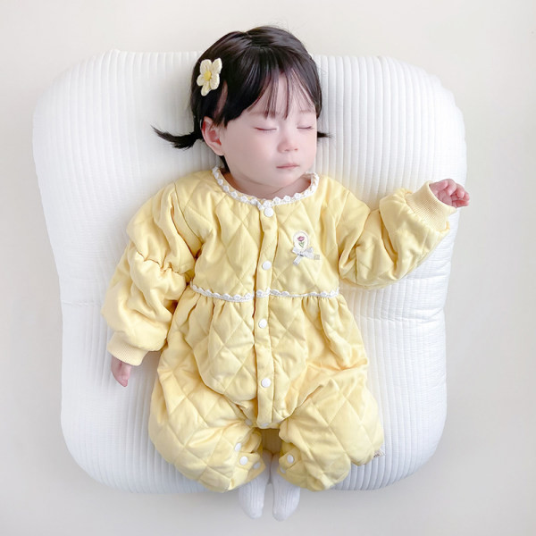 Mazuļa romeru aizdare ar pogām