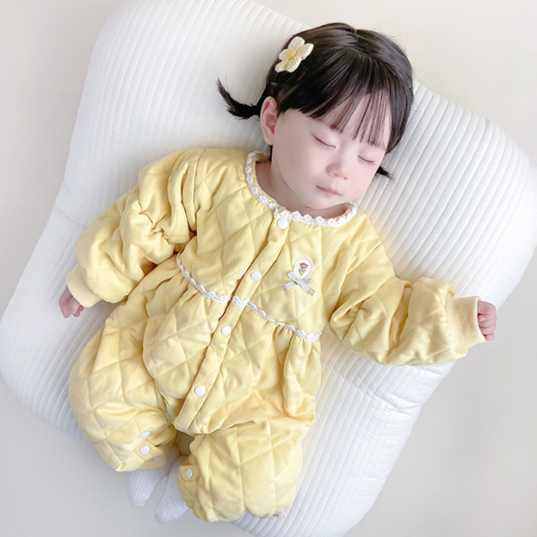 Mazuļa romeru aizdare ar pogām