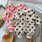 Hlače za bebe s gumbima i printom srca