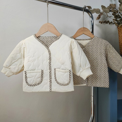 Proljetna dječja jakna s duplim džepom i kopčanjem na gumb