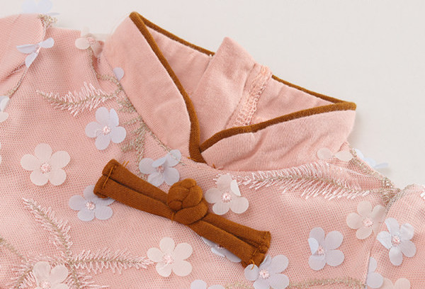 Formāls bērnu bodijs ar garām piedurknēm un tillu ar ziedu motīvu