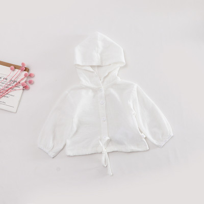 Baba hétköznapi kardigán kapucnival és gombos rögzítéssel