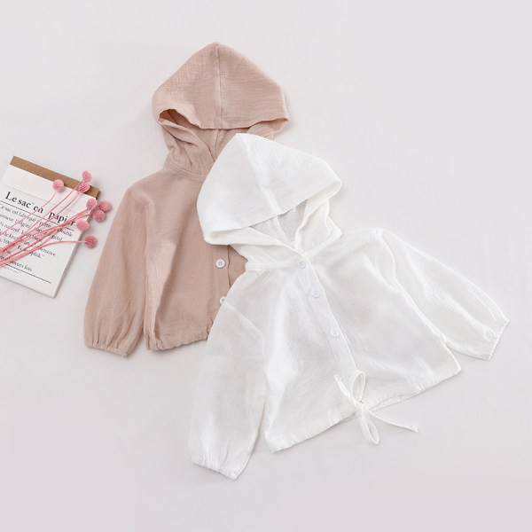 Baba hétköznapi kardigán kapucnival és gombos rögzítéssel