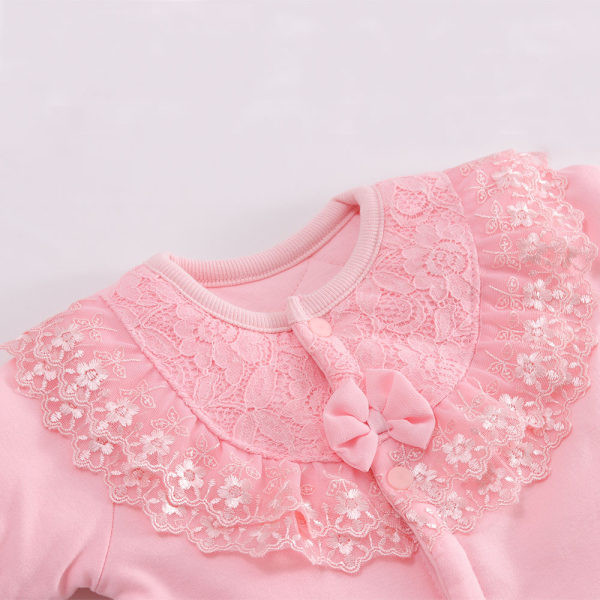 Bērnu kombinezons ar cirtām