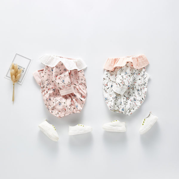 Virágos motívumokkal díszített babanadrág lányoknak